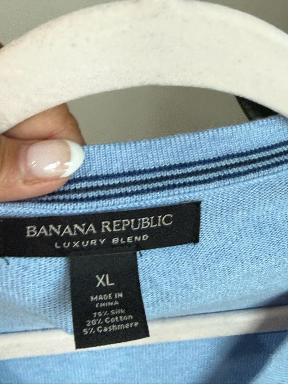 Banana Republic Luxury Blend Light Blue Silk Cashmere V-Neck Sweater